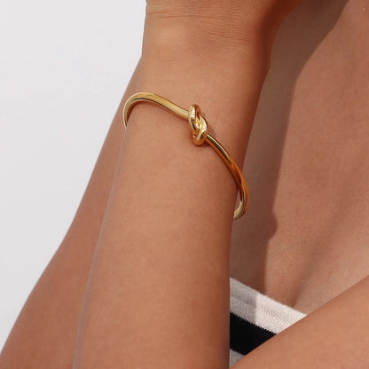 Soul Knot Bracelet | 18K Gold Plated + Free Gift