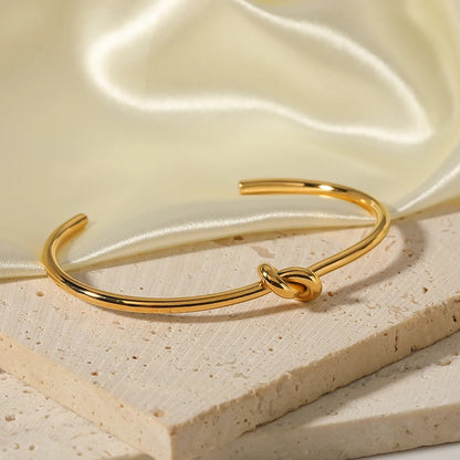 Soul Knot Bracelet | 18K Gold Plated + Free Gift