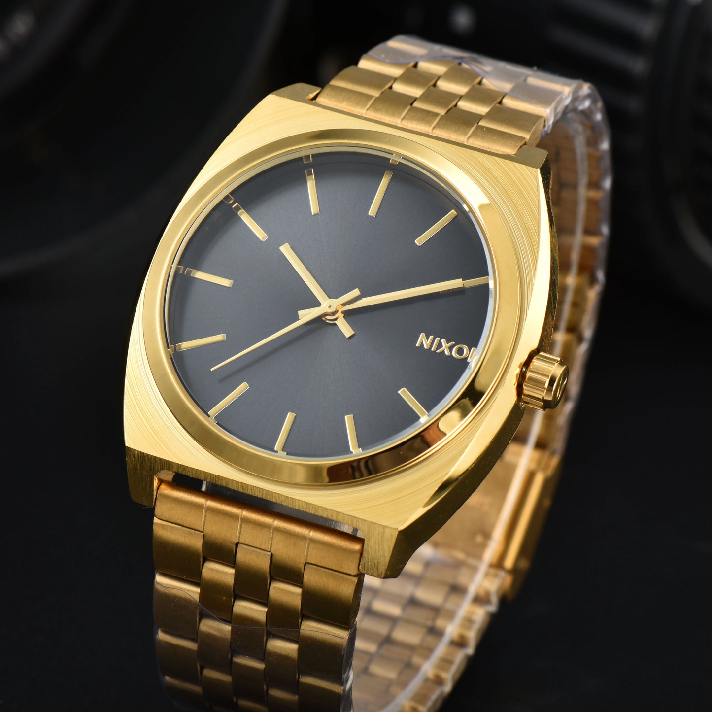 NIXON Quartz Timepiece
